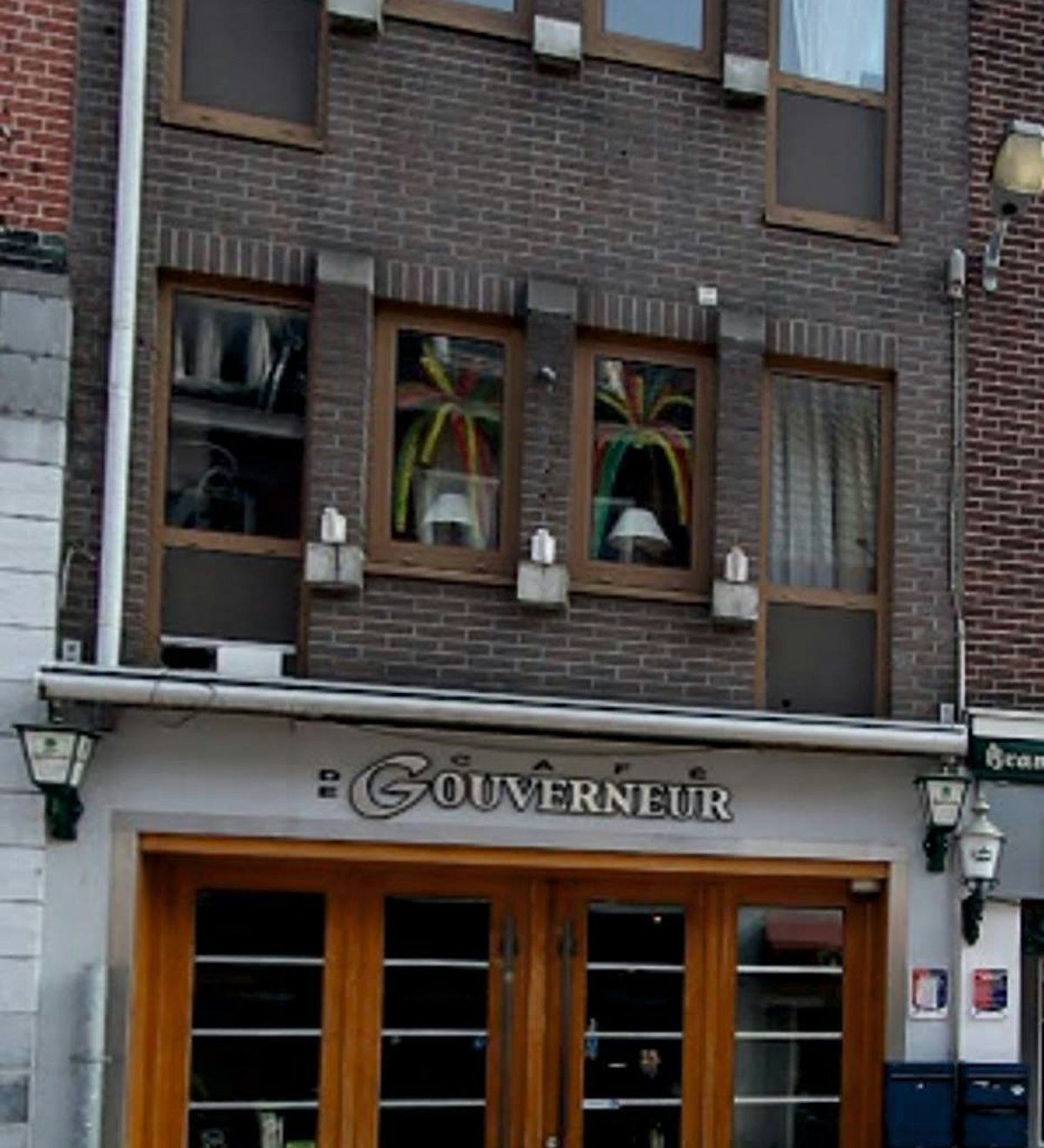 Café de Gouverneur tumb
