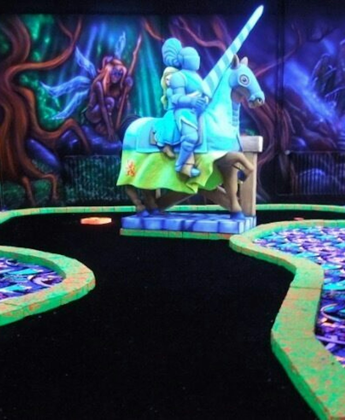 LOCATIE Glow Golf Arcen