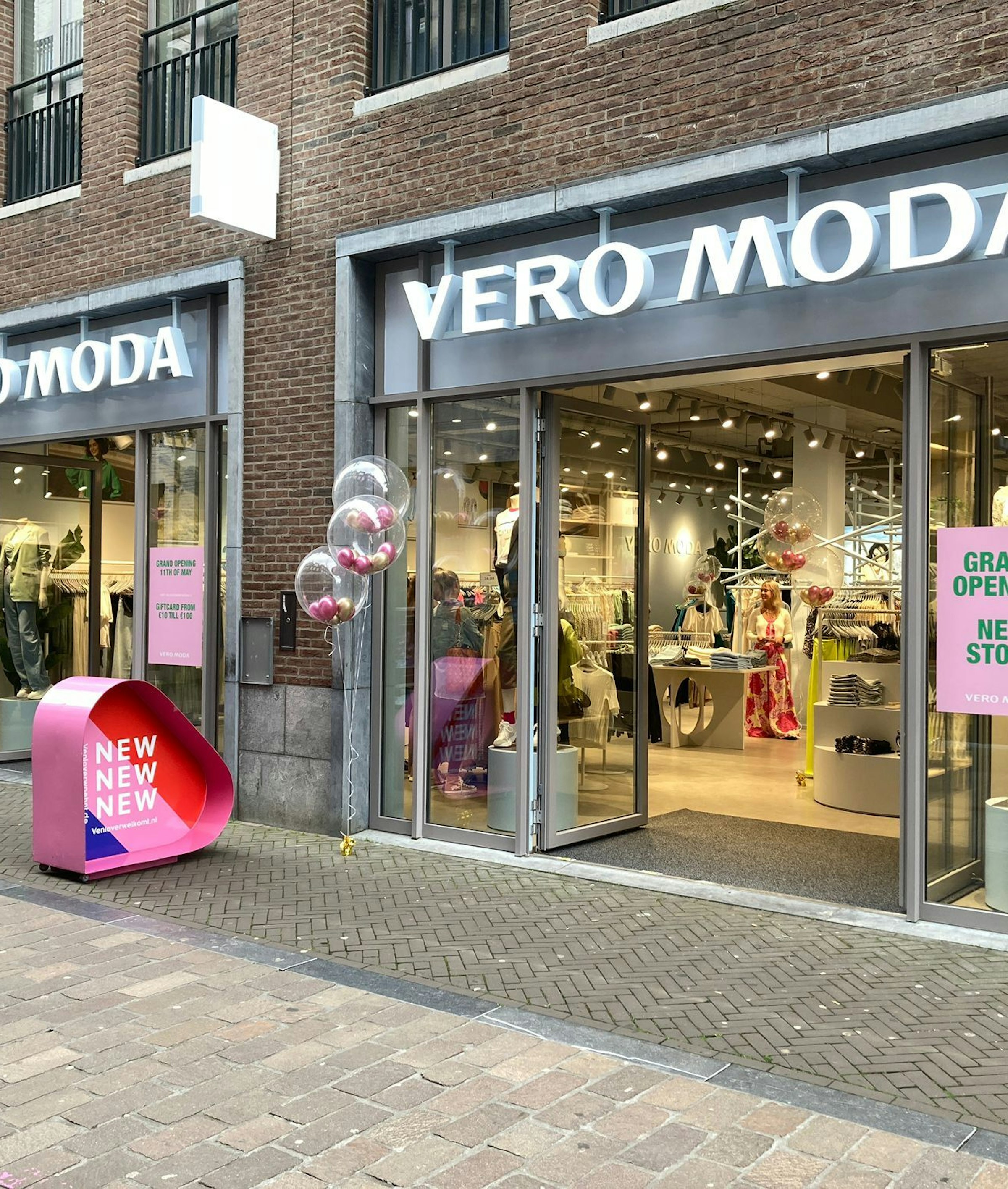 LOCATIE Vero Moda NEW
