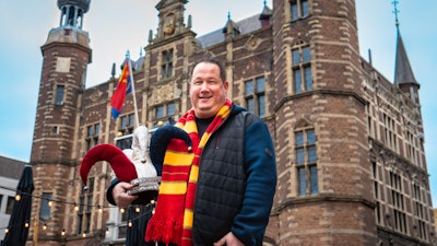 Placeholder for PORTRET Dennis Detillon De 3-kes WEB Minted Media