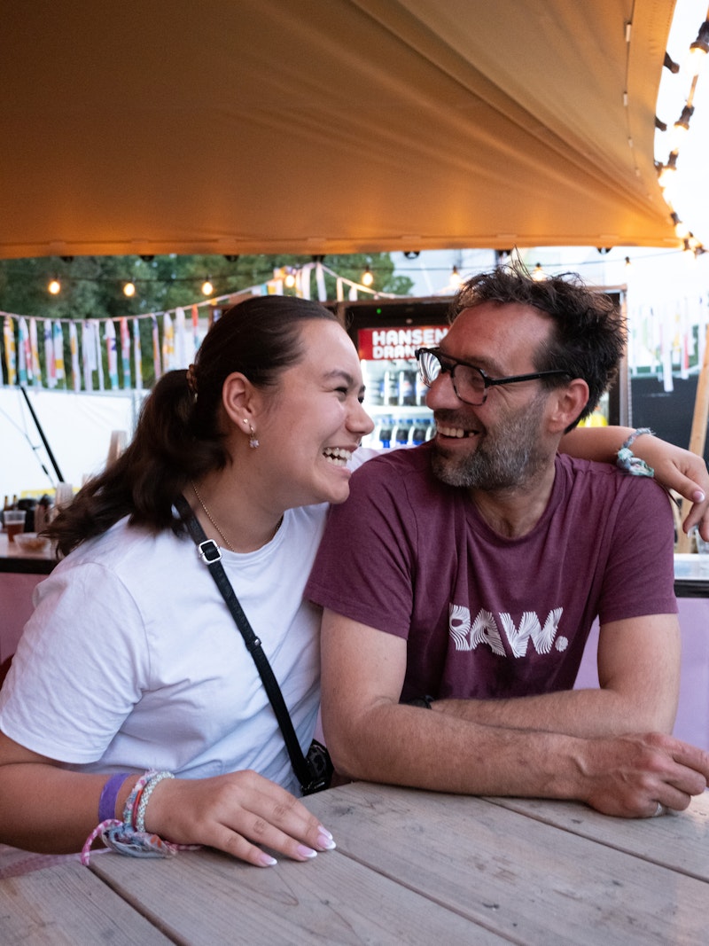 STADSDICHTER In het artiestencafe 2 WEB