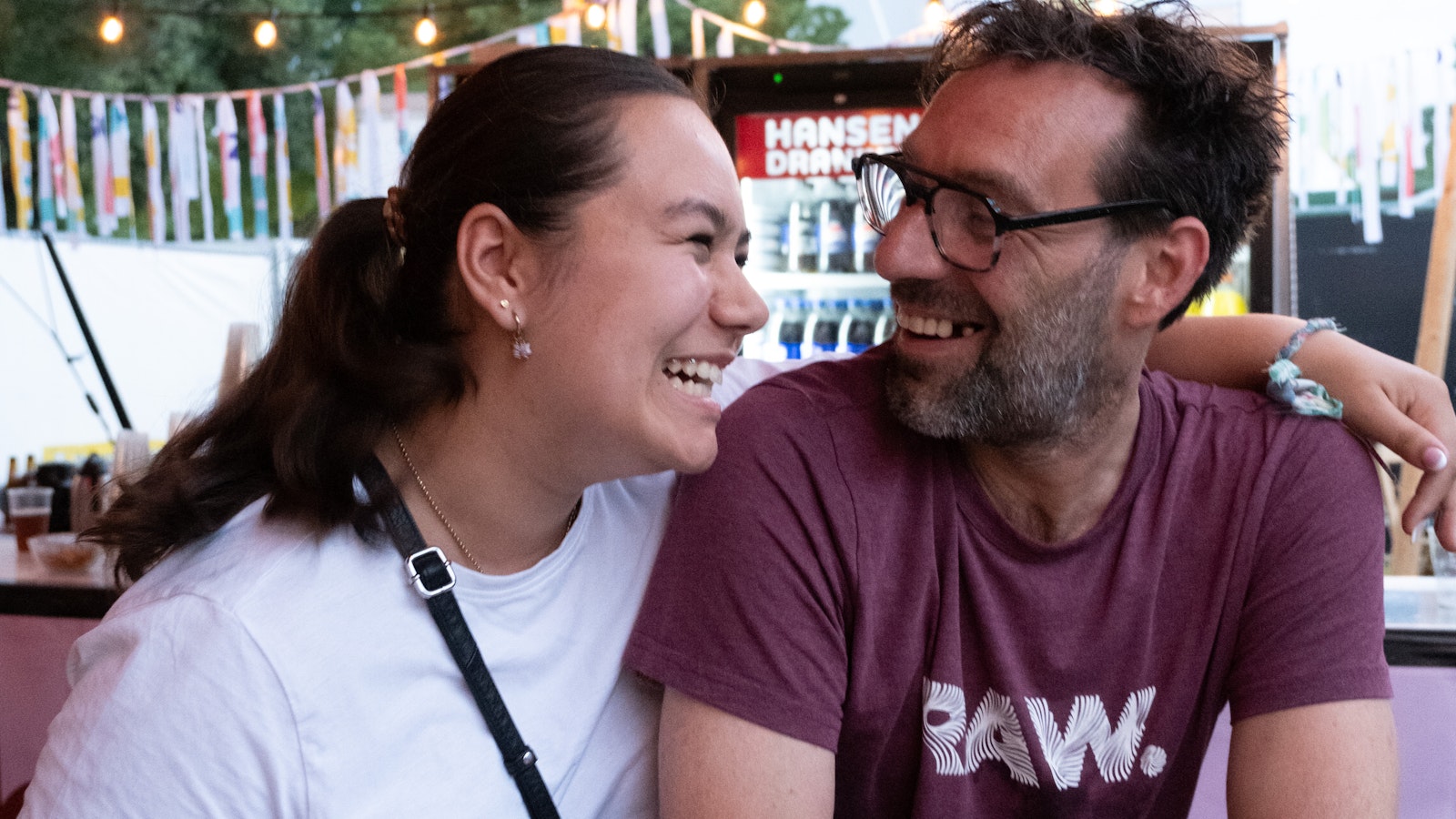 STADSDICHTER In het artiestencafe 2 WEB