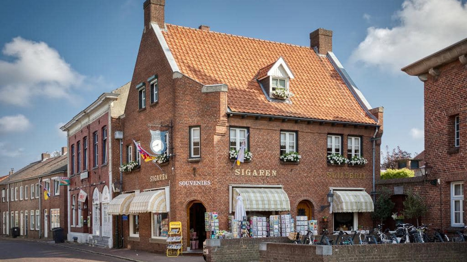 275543662 154480603681547 1596818486781661181 n