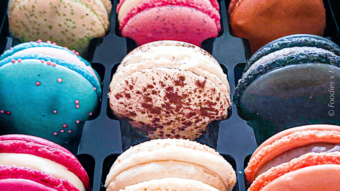 6 macarons
