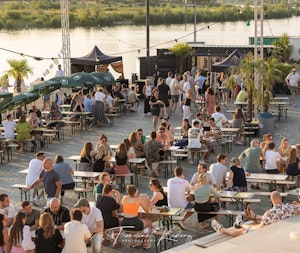 Placeholder for Aan de waterkant francinakedong