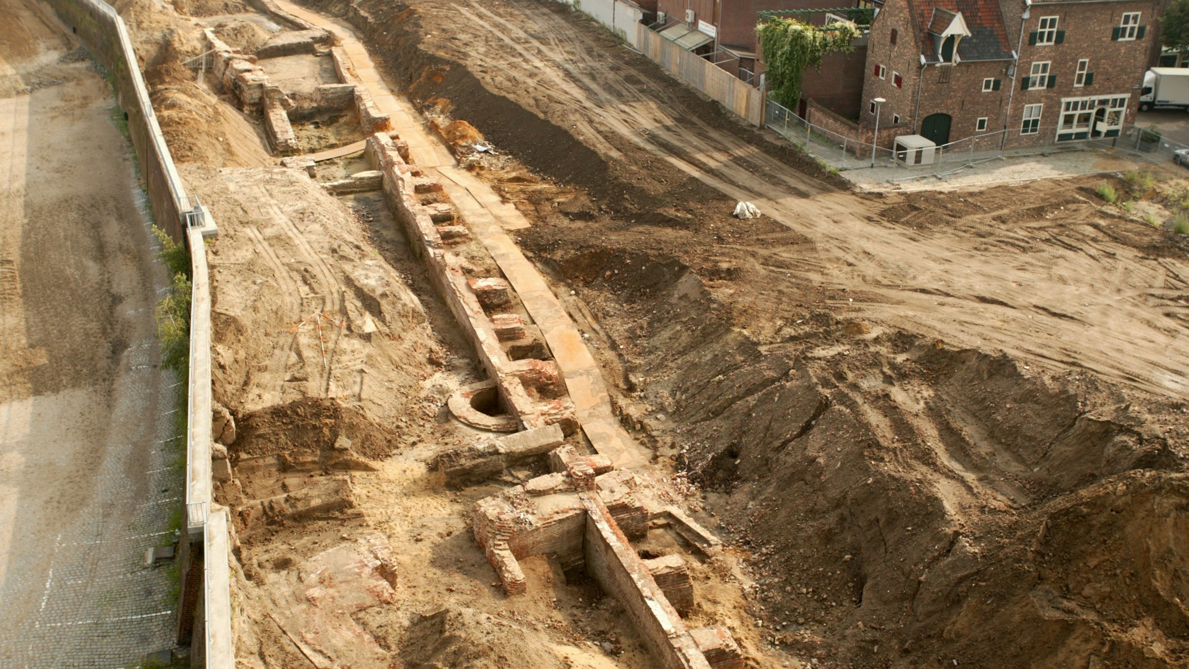 ERFGOUD Maasboulevard Vogelvlucht stadsmuur zuidwest