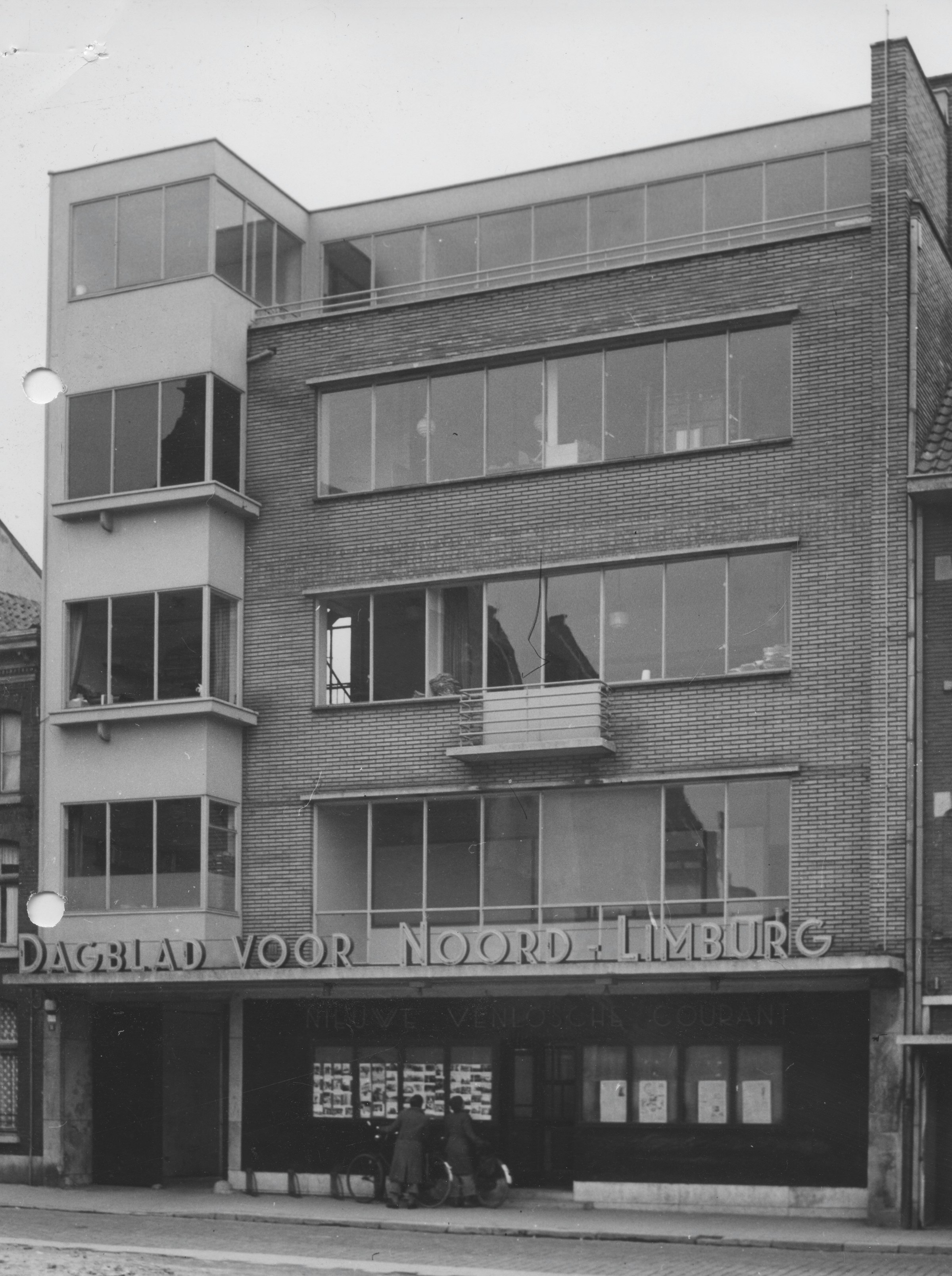 Gebouw krant Dv Nl 68 0101