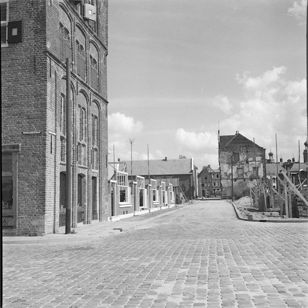 Placeholder for Hoek Kwartenlenmarkt en Jodenstraat met start bebouwing 04 0623