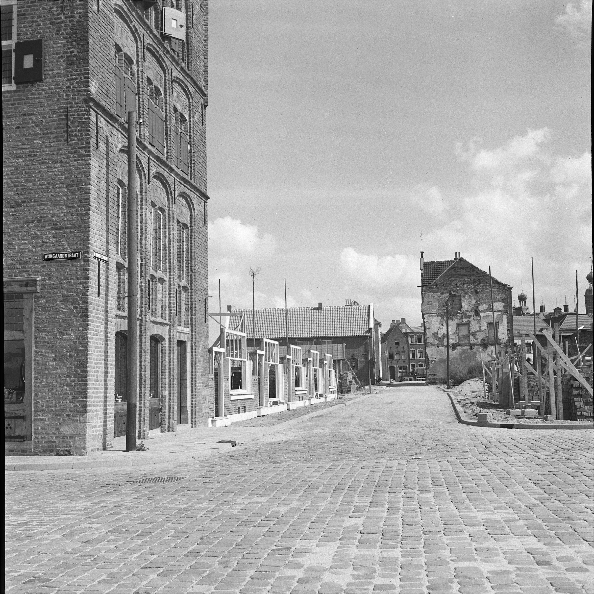 Hoek Kwartenlenmarkt en Jodenstraat met start bebouwing 04 0623