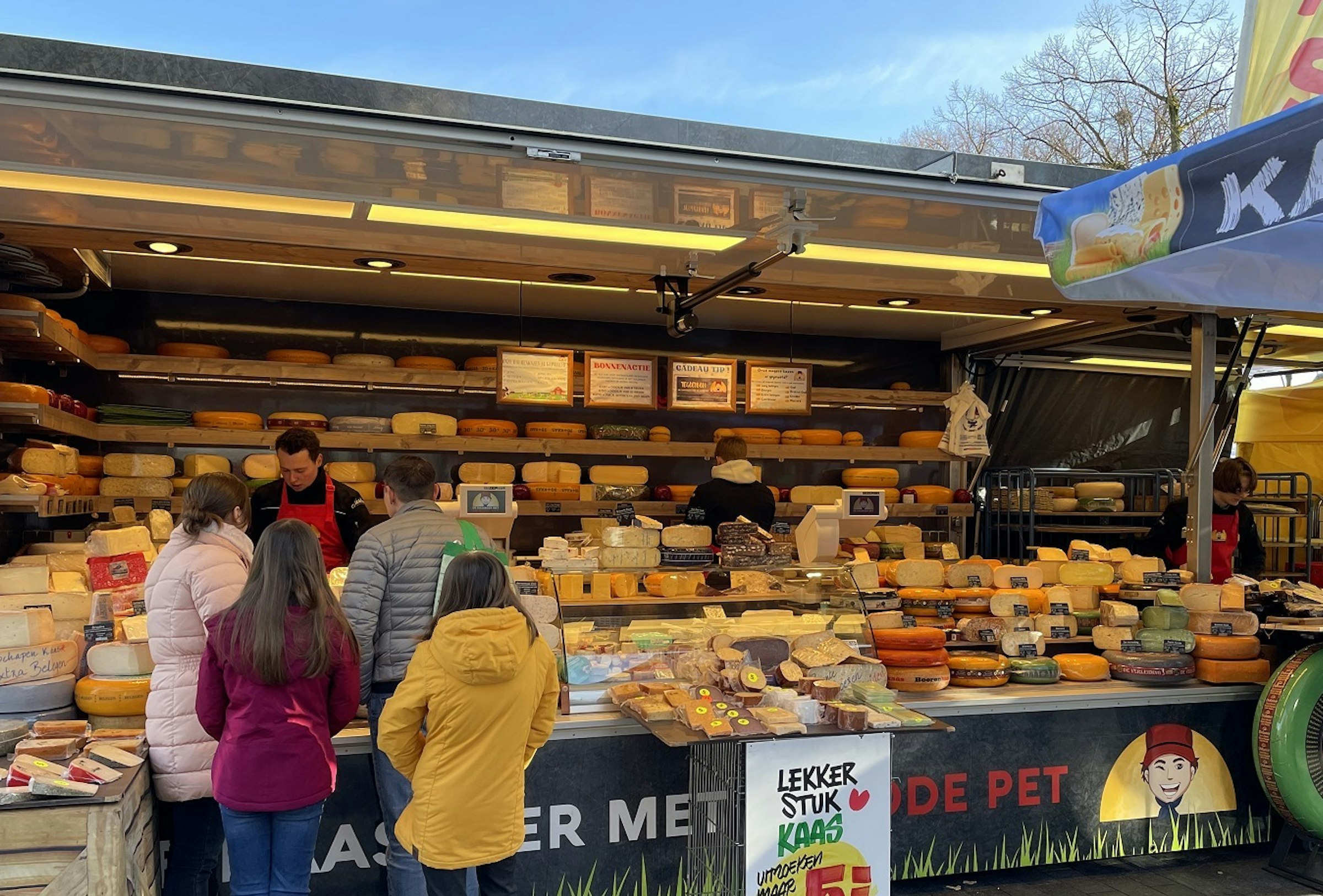 Kaashandel met de rode pet 2 mrt 2023