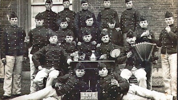 Placeholder for Huzaren venlo dienstmakkers 1911 Verbeterd