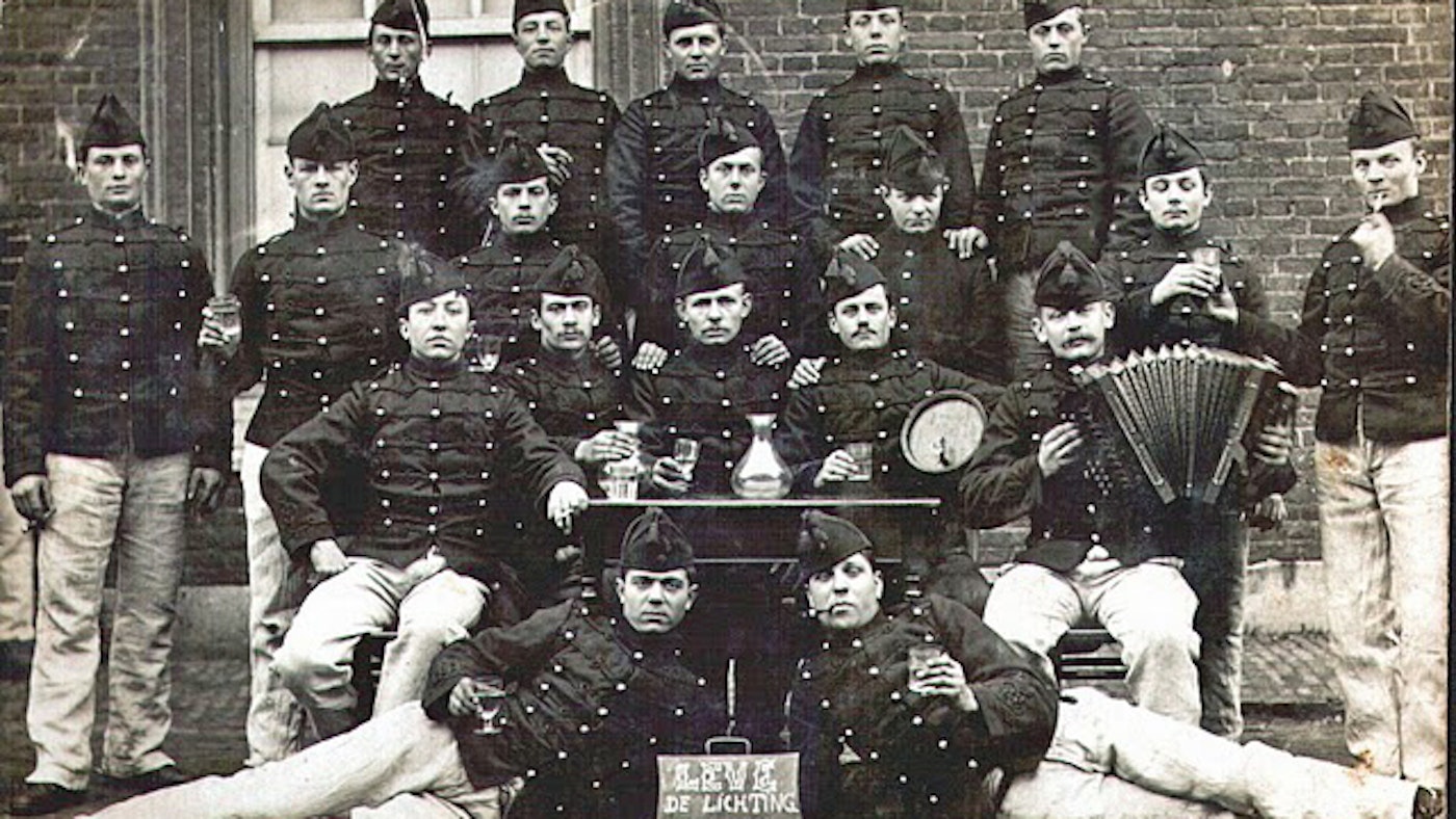 Huzaren venlo dienstmakkers 1911 Verbeterd