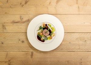 Placeholder for De Werf Sous vide gegaarde lamsfilet asperge crème van zoete aardappel lams jús bieslook olie