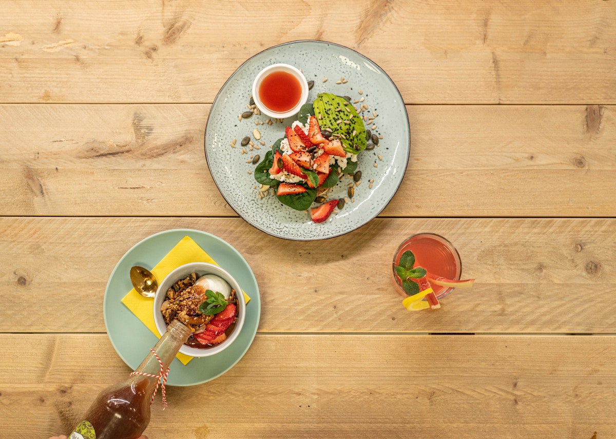 STEK desembrood yoghurt rabarber limonade