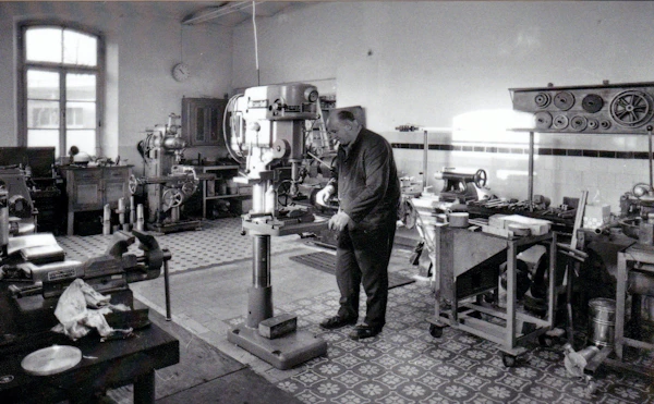 Placeholder for Br Remigius Niesing hoofd machinekamer 1980 1988 2